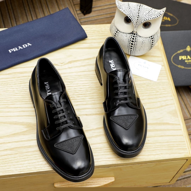 Pra*a leather shoes